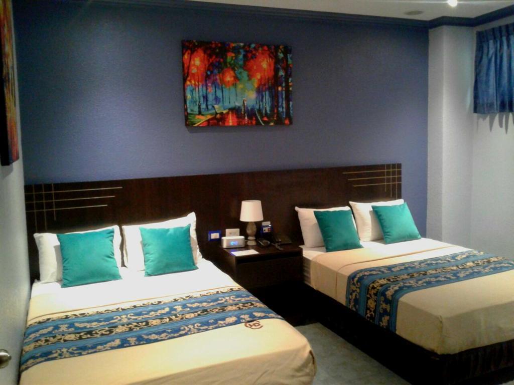 Del Centro Hotel