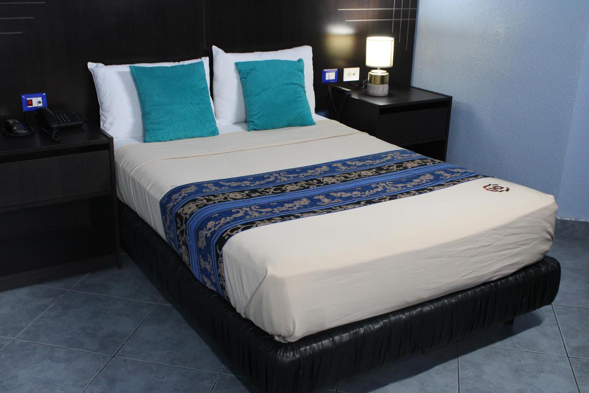 Del Centro Hotel 3*